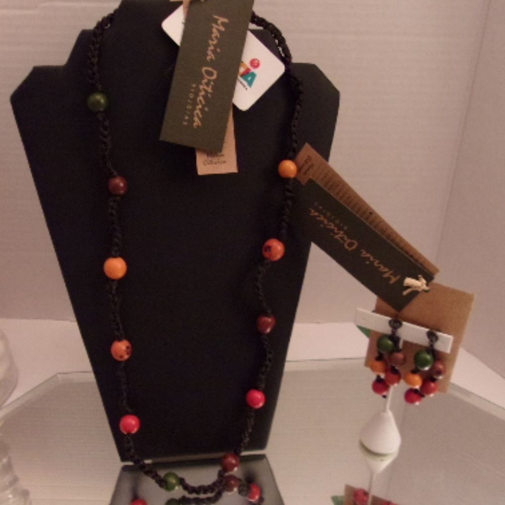 NWT MARIA OITICICA HAND MADE NECKLACE & EARRINGS R